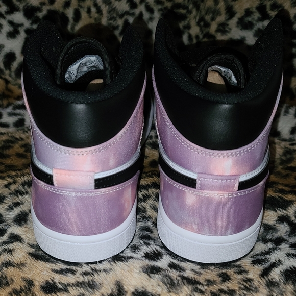 Jordan Sneakers - Picture 10 of 17